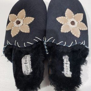 Women's slip-on shoes/slippers size 7-7 1/2